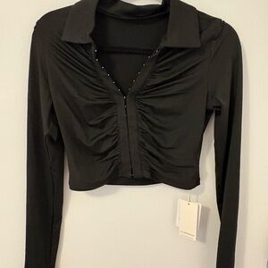 Commense Hook-and-Eye Black Ruched Collared Shirt